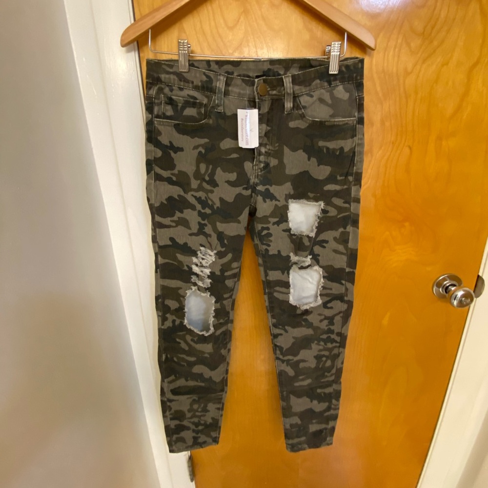 Camouflage Ripped Jeans